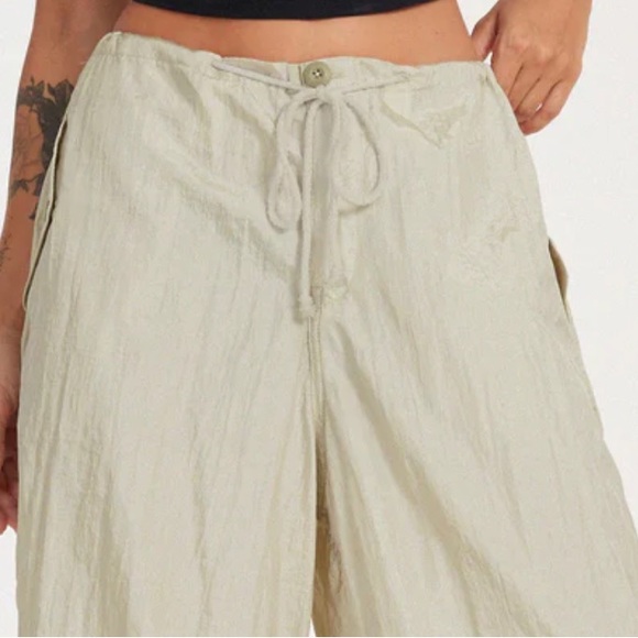 MOTEL ROCKS CHUTE TROUSER IN PARACHUTE IN ALMOND MILK - Picture 6 of 8